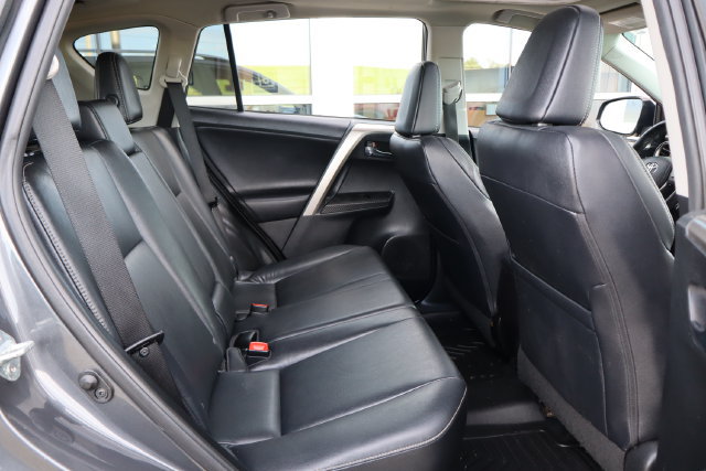Used 2014 Toyota RAV4 Limited w/ Technology Package AWD/4WD image 33