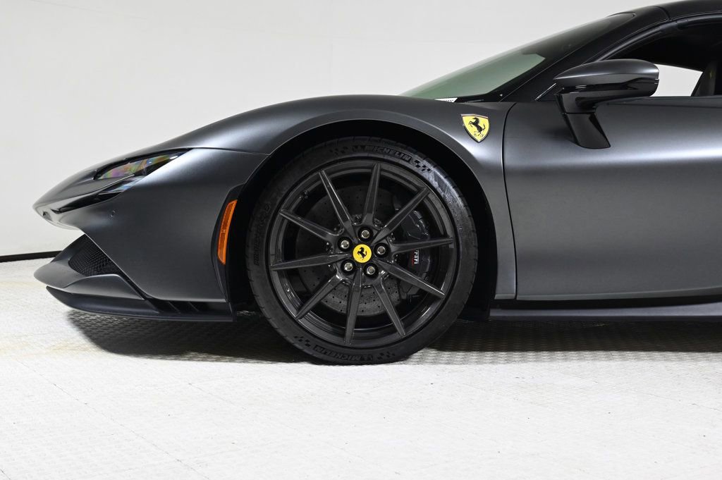 Used 2024 Ferrari SF90 Spider image 29