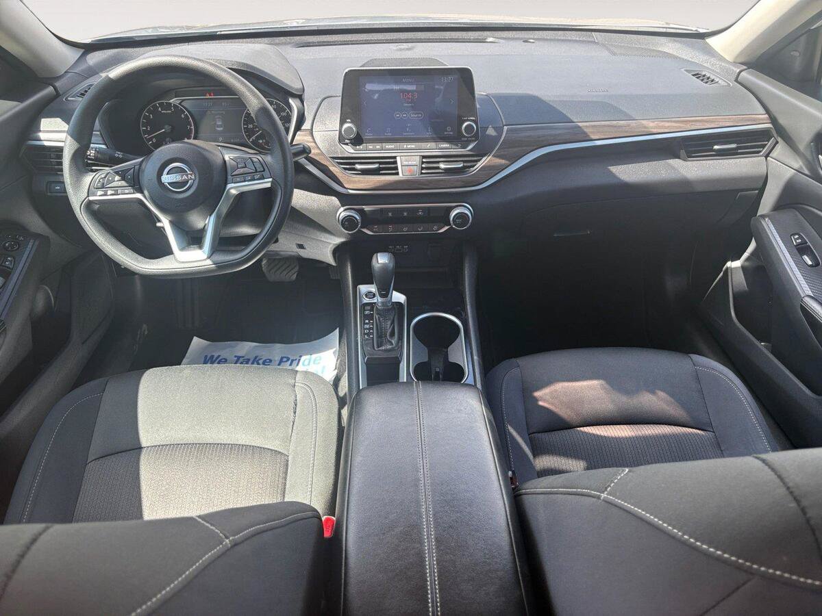 Used 2024 Nissan Altima 2.5 SV FWD image 10