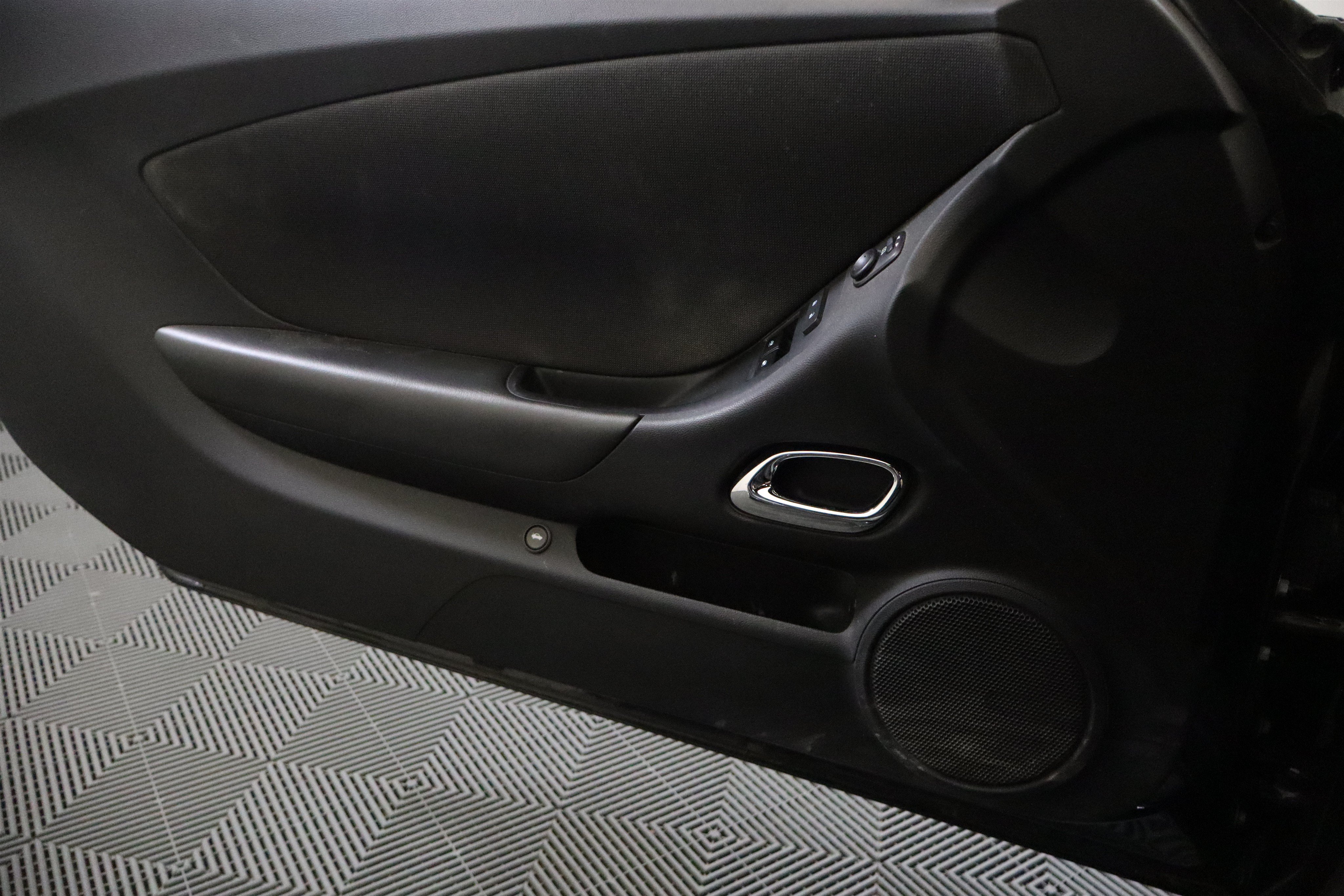 Used 2014 Chevrolet Camaro SS RWD image 34