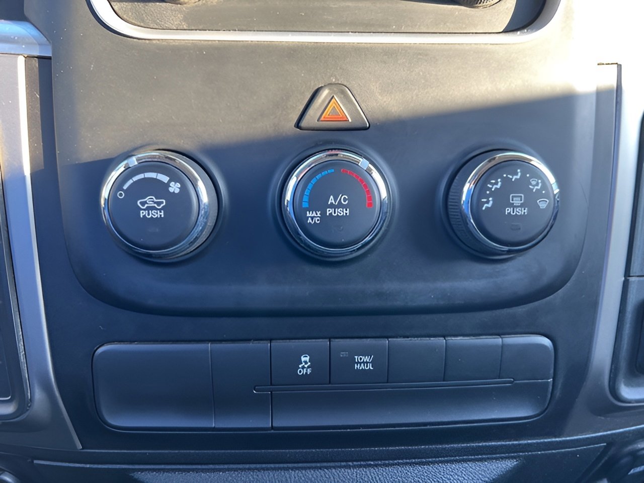 Used 2014 RAM 3500 SLT w/ Protection Group image 15