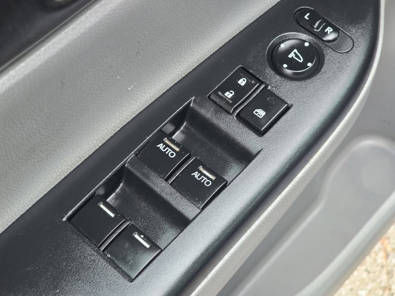 Used 2015 Honda Accord EX-L image 24