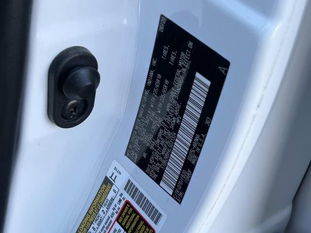 Used 2020 Toyota Highlander LE image 29