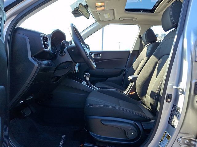 Used 2023 Hyundai Venue SEL w/ Cargo Package FWD image 15