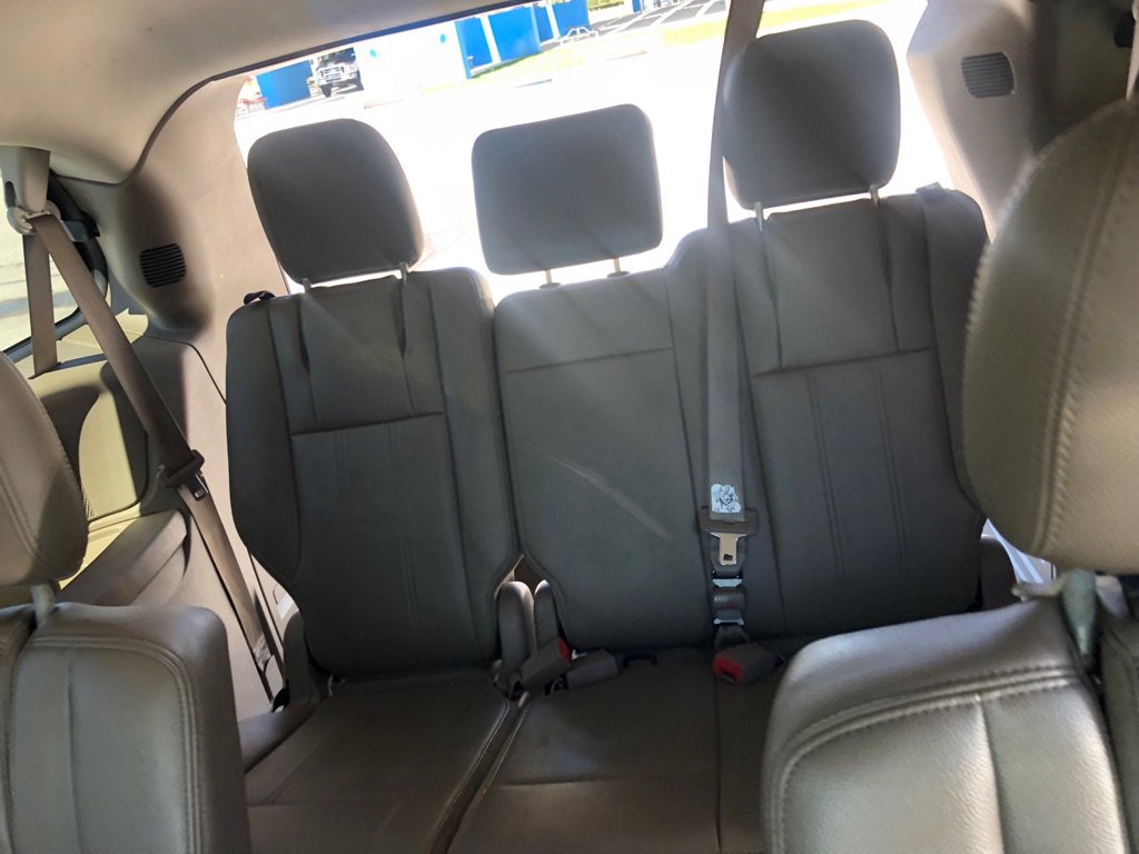 Used 2014 Chrysler Town & Country Touring FWD image 12