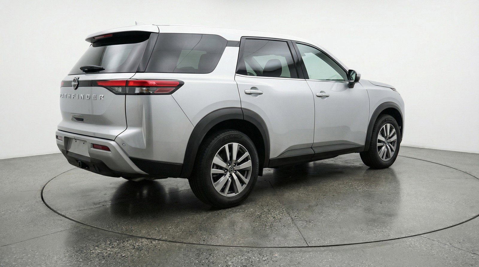 Used 2025 Nissan Pathfinder SV image 9