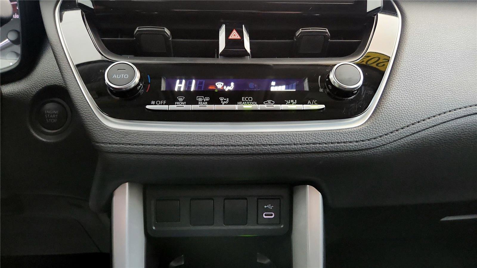 Certified 2024 Toyota Corolla Cross LE image 30