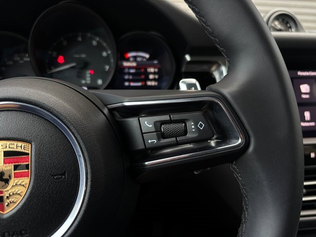 Used 2025 Porsche Macan image 16