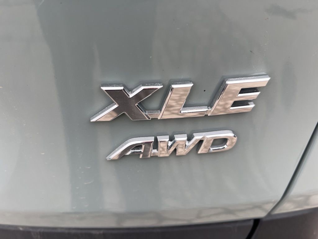 Used 2020 Toyota RAV4 XLE w/ Convenience Package image 37