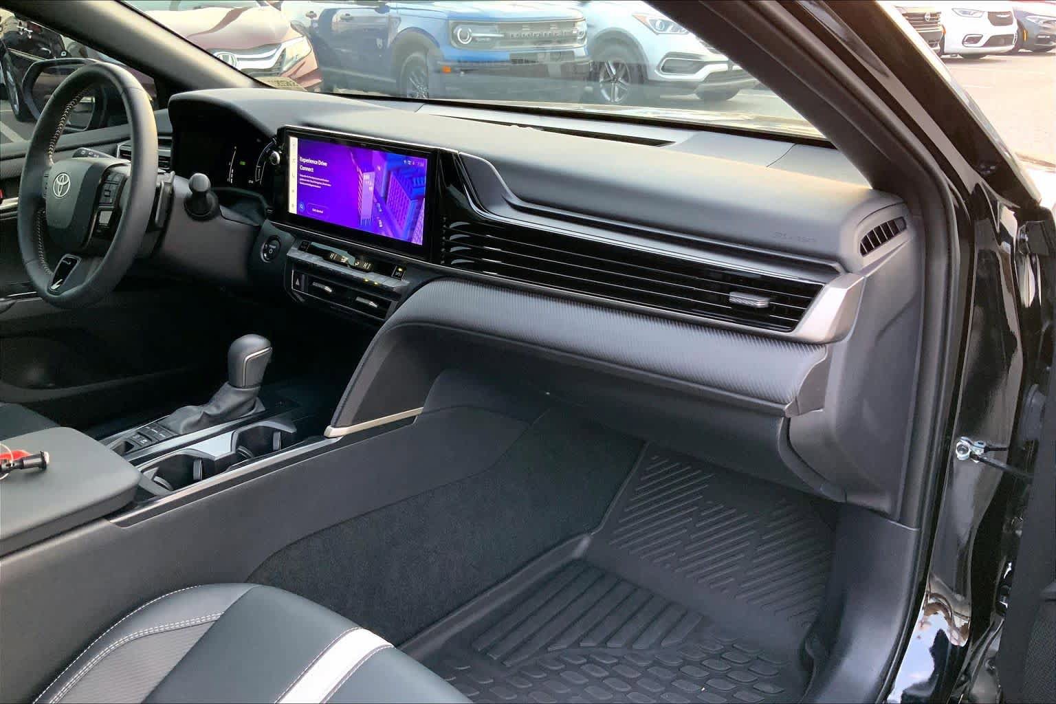 Used 2025 Toyota Camry SE w/ Multimedia Upgrade Package FWD image 18
