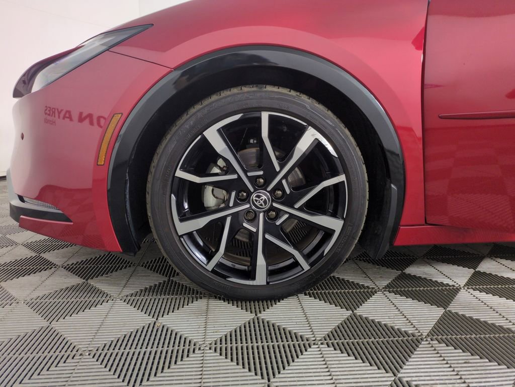 Used 2024 Toyota Prius Prime FWD image 29