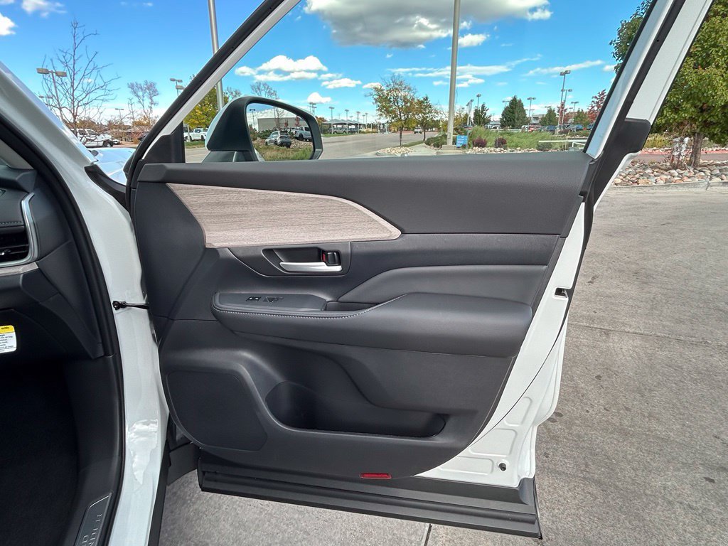 Used 2026 Toyota Grand Highlander AWD Hybrid image 29