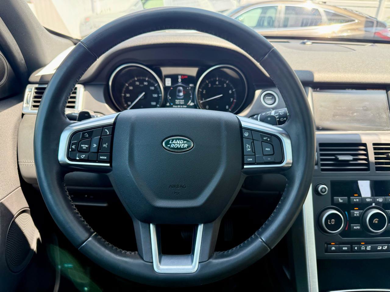 Used 2017 Land Rover Discovery Sport HSE Luxury AWD/4WD image 33