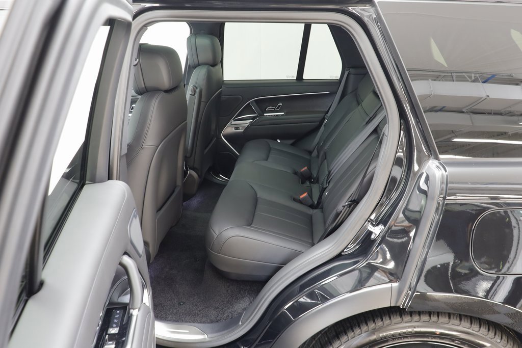 New 2025 Land Rover Range Rover SE image 15