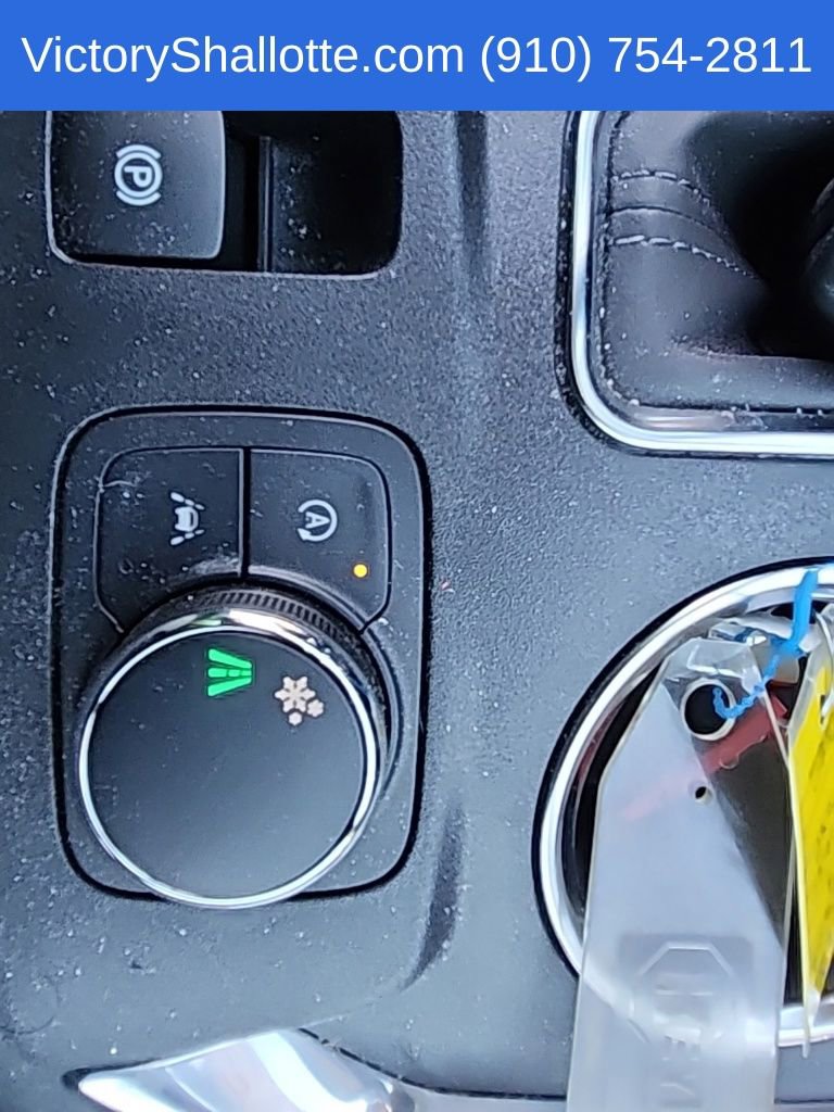 Used 2023 Chevrolet Traverse Premier image 11