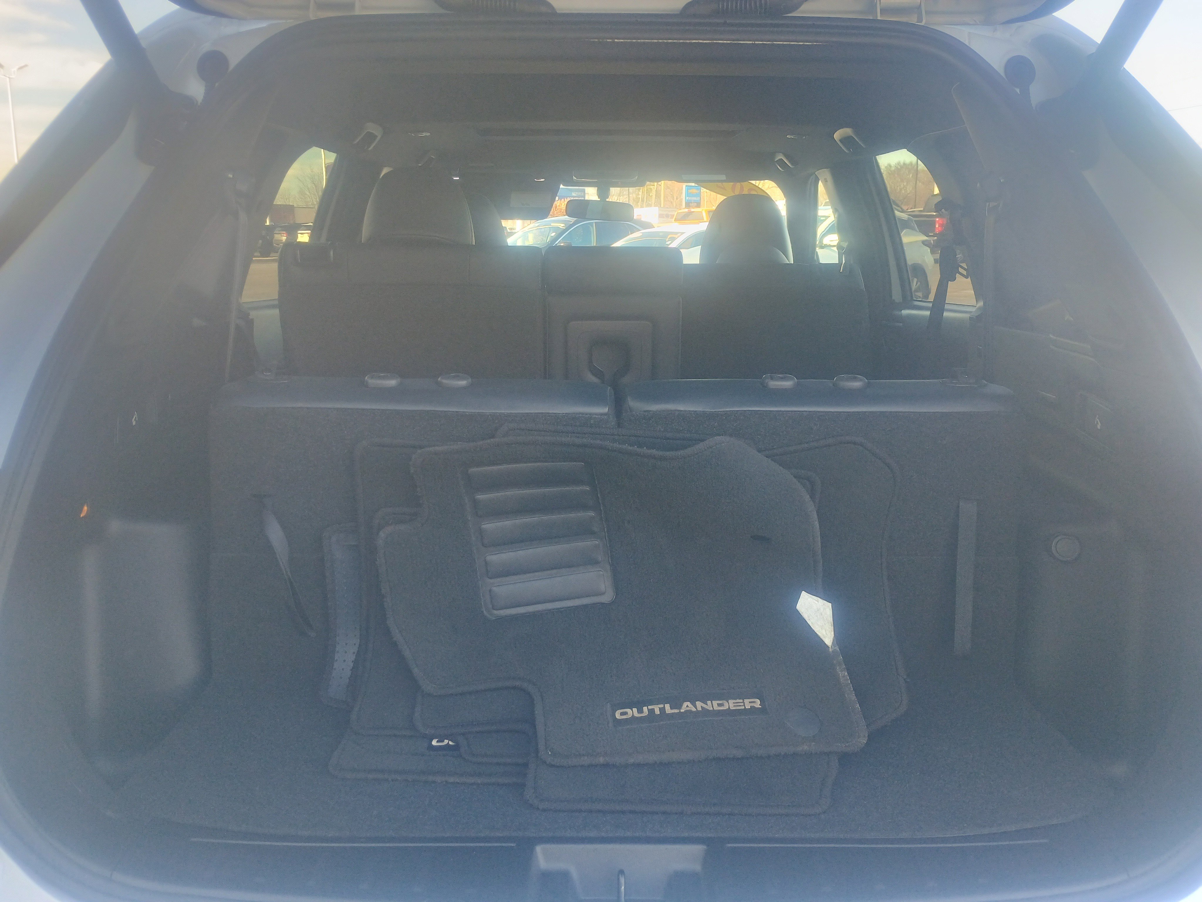 Used 2024 Mitsubishi Outlander SE image 9