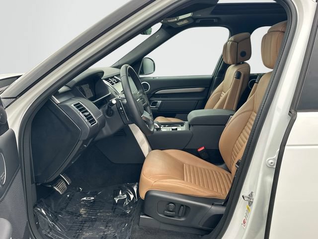 Used 2025 Land Rover Discovery Dynamic SE AWD/4WD image 16