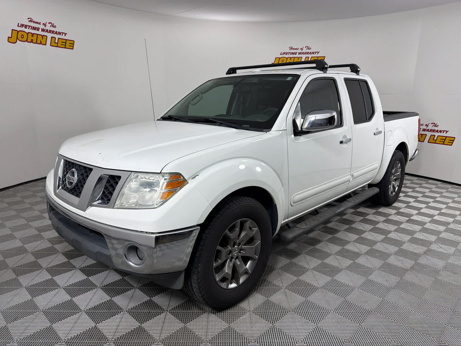 Used 2015 Nissan Frontier SL w/ Moonroof Package RWD image 1