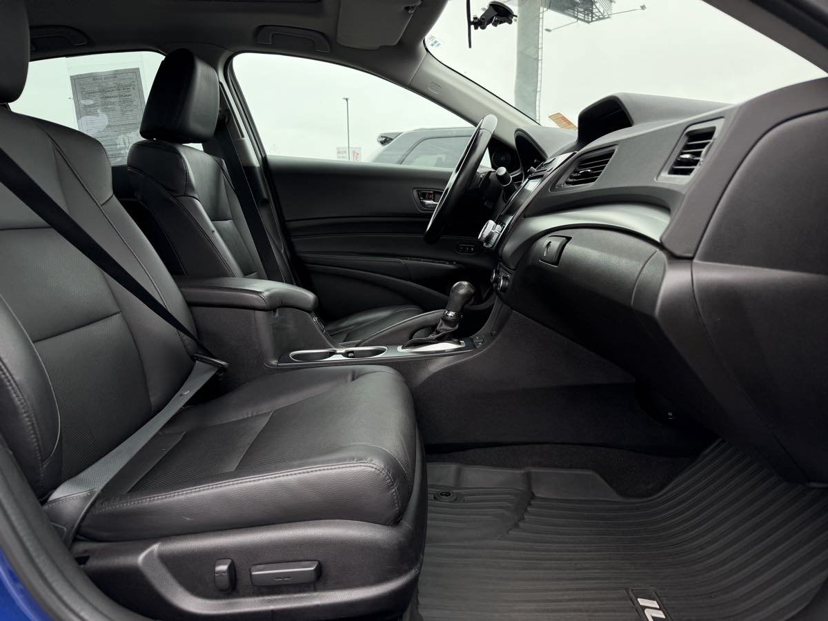 Used 2017 Acura ILX FWD image 13