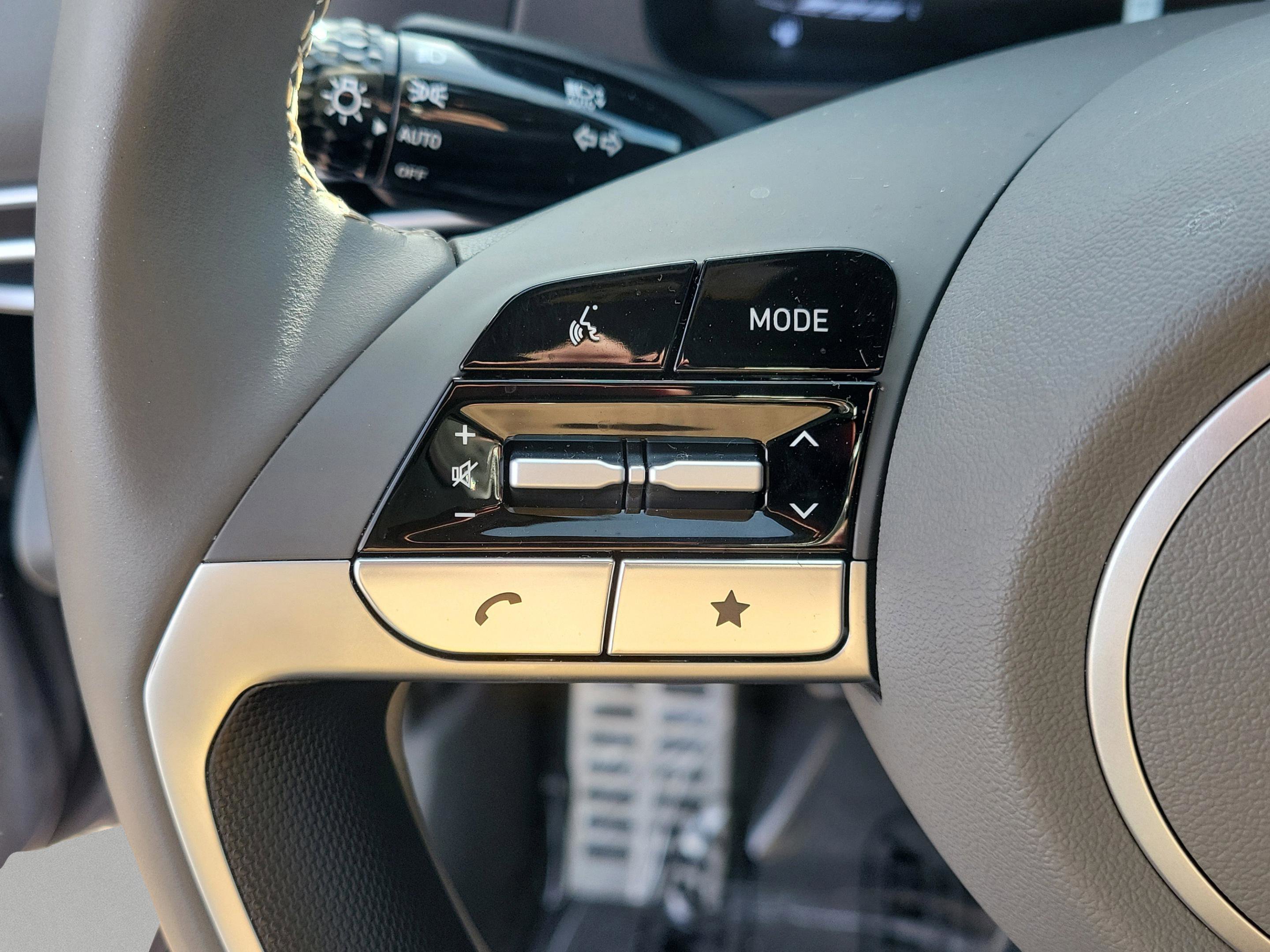 Used 2025 Hyundai Elantra Sport image 19