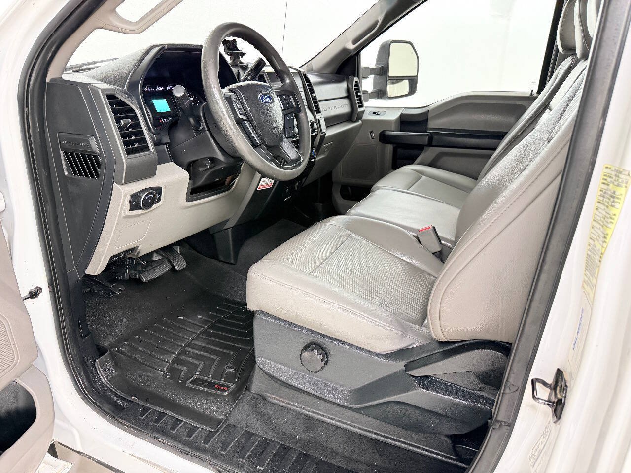 Used 2018 Ford F550 4x4 Regular Cab Super Duty image 29