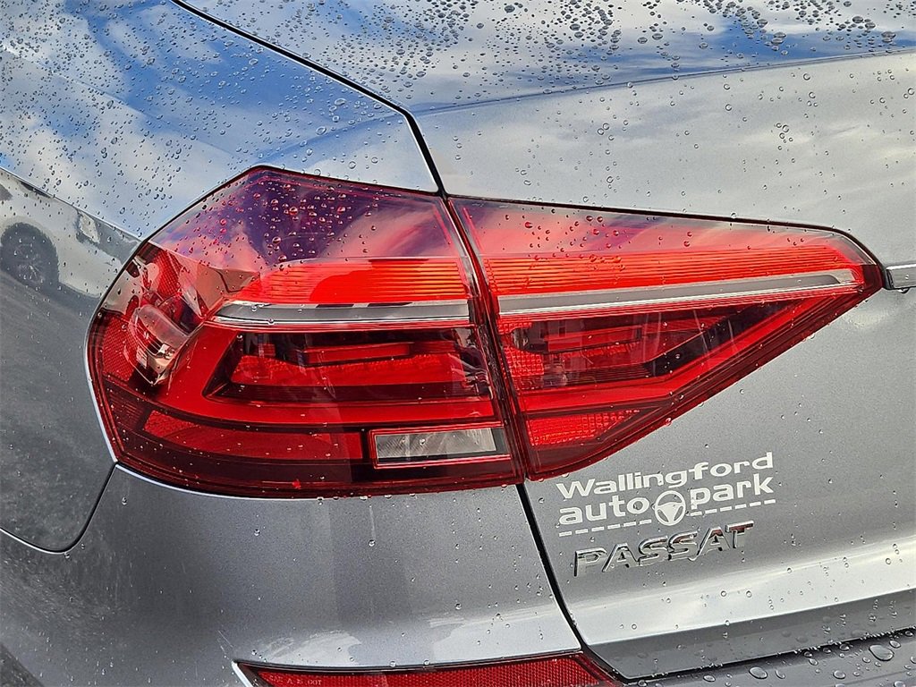 Used 2019 Volkswagen Passat 2.0T SE R-Line image 10