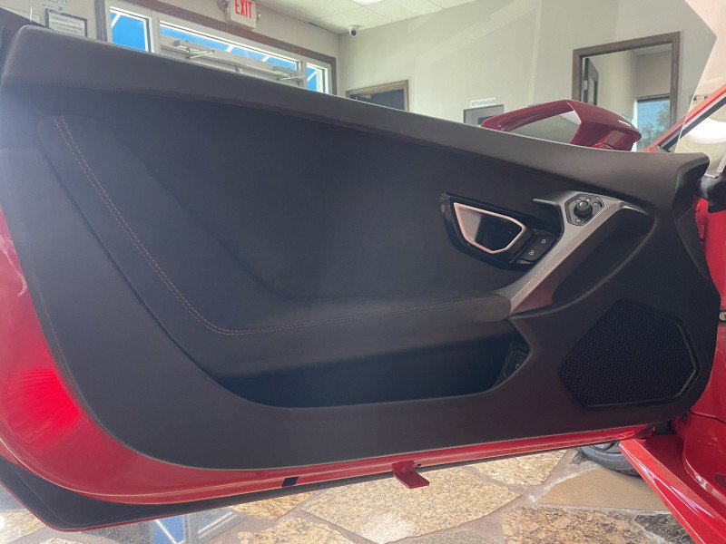 Used 2019 Lamborghini Huracan LP 580-2 RWD image 25