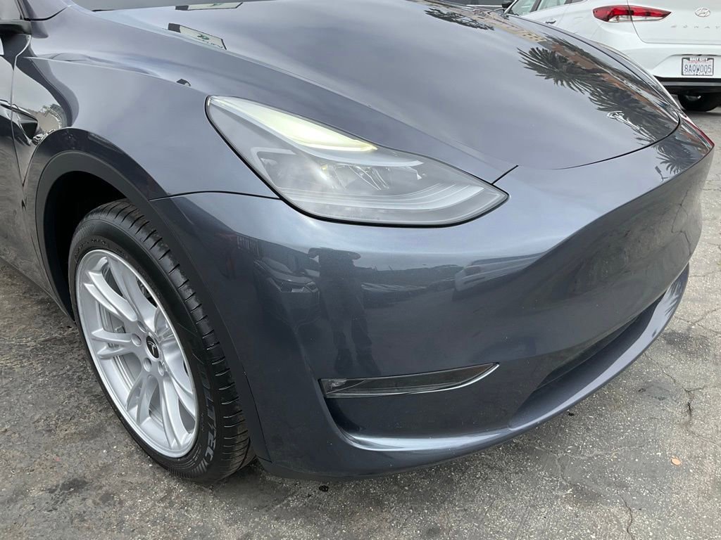 Used 2023 Tesla Model Y 2WD image 76