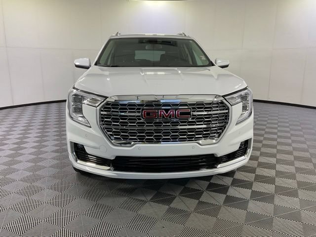 Used 2023 GMC Terrain Denali w/ LPO, Floor Liner Package AWD/4WD image 2