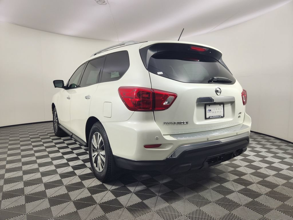 Used 2017 Nissan Pathfinder SL w/ SL Premium Package AWD/4WD image 3