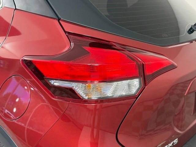 Used 2020 Nissan Kicks SR w/ SR Premium Package FWD image 14
