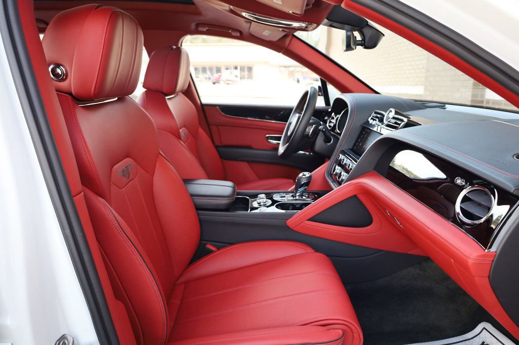 Used 2023 Bentley Bentayga Extended Wheelbase image 34