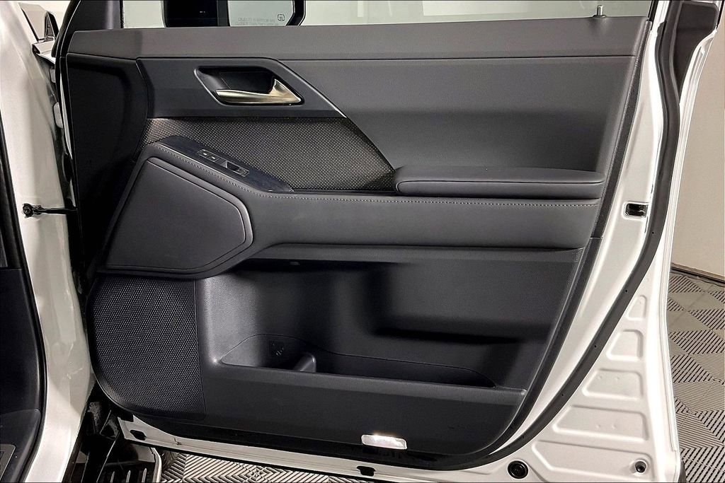 Used 2025 Lexus GX 550 image 25