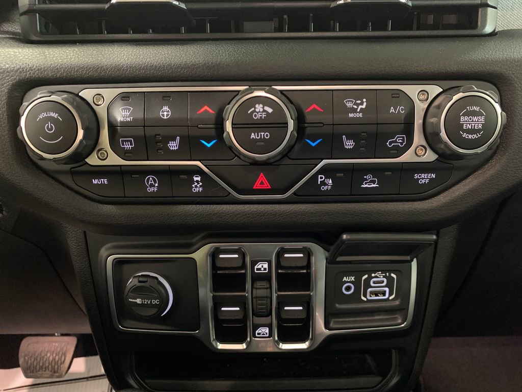 Used 2024 Jeep Gladiator Sport image 25