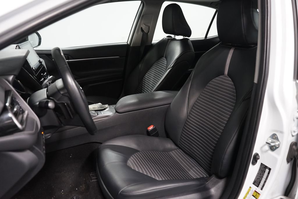 Used 2024 Toyota Camry SE image 6