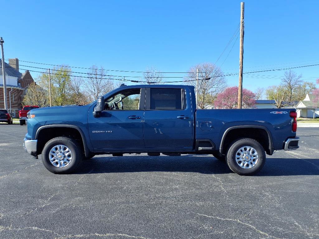 Used 2025 Chevrolet Silverado 2500 LT w/ Leather Package image 2