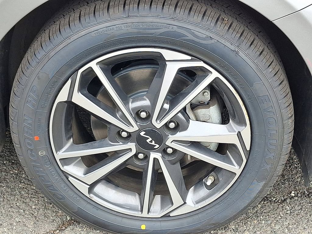 Used 2022 Kia Forte LXS FWD image 9
