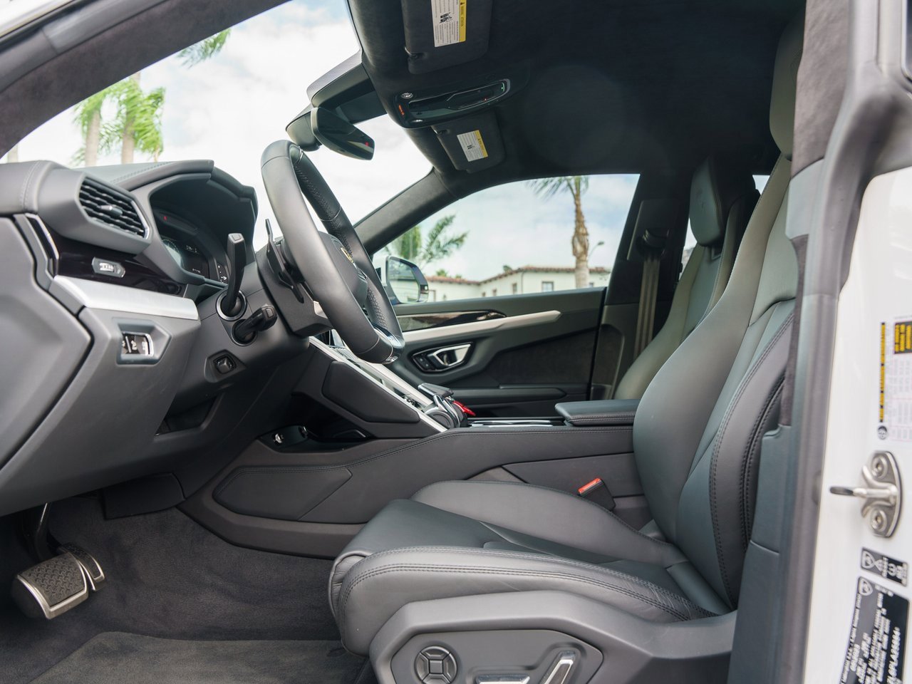 Used 2023 Lamborghini Urus S image 13