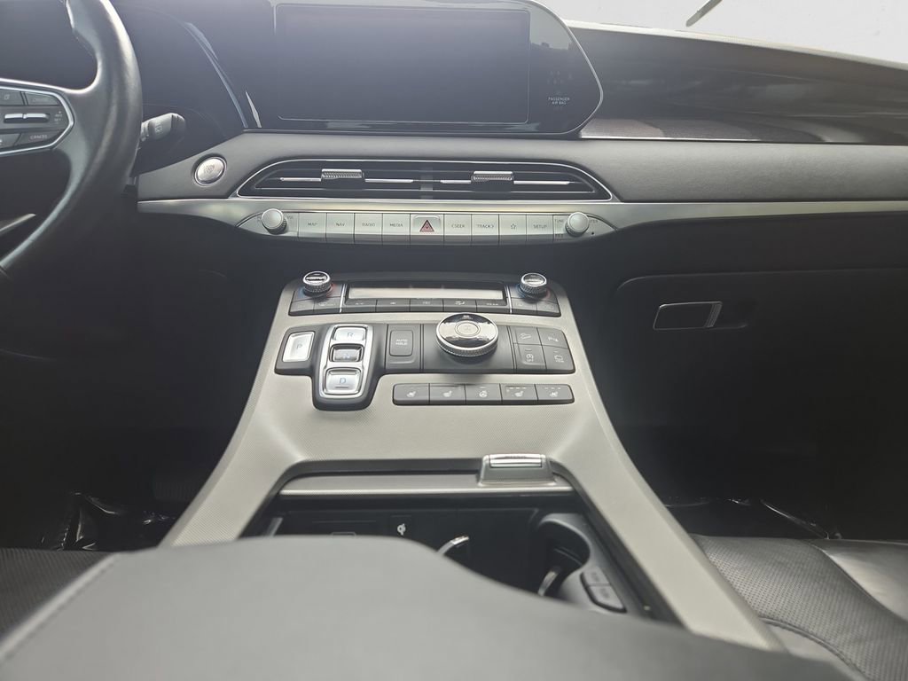 Used 2021 Hyundai Palisade Limited w/ Winter Package image 12
