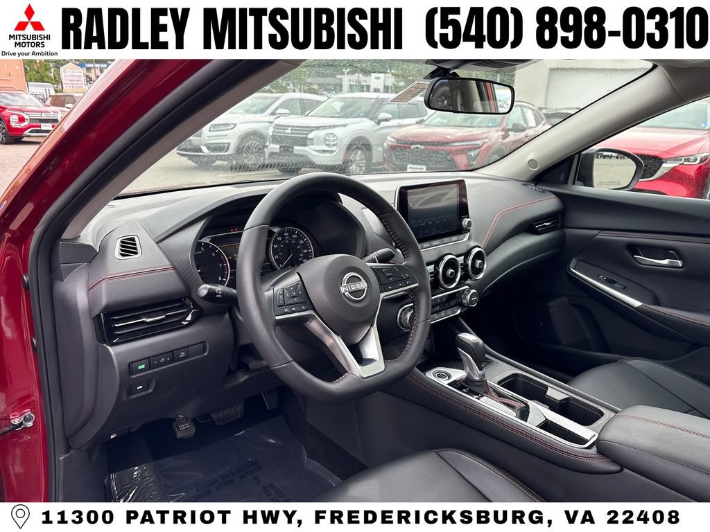 Used 2025 Nissan Sentra SR w/ SR Premium Package FWD image 4