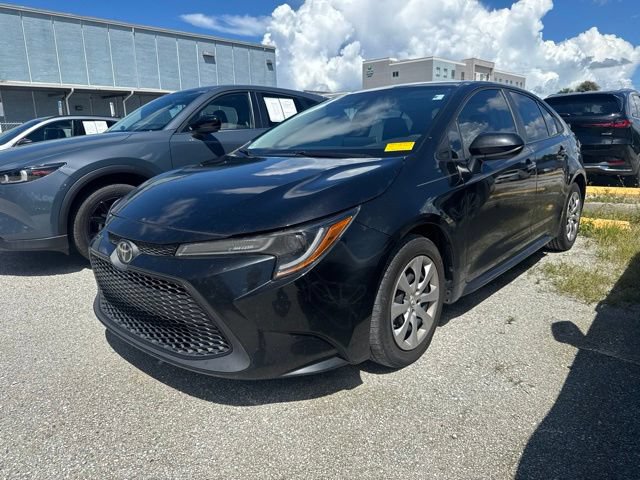 Used 2021 Toyota Corolla LE FWD image 3