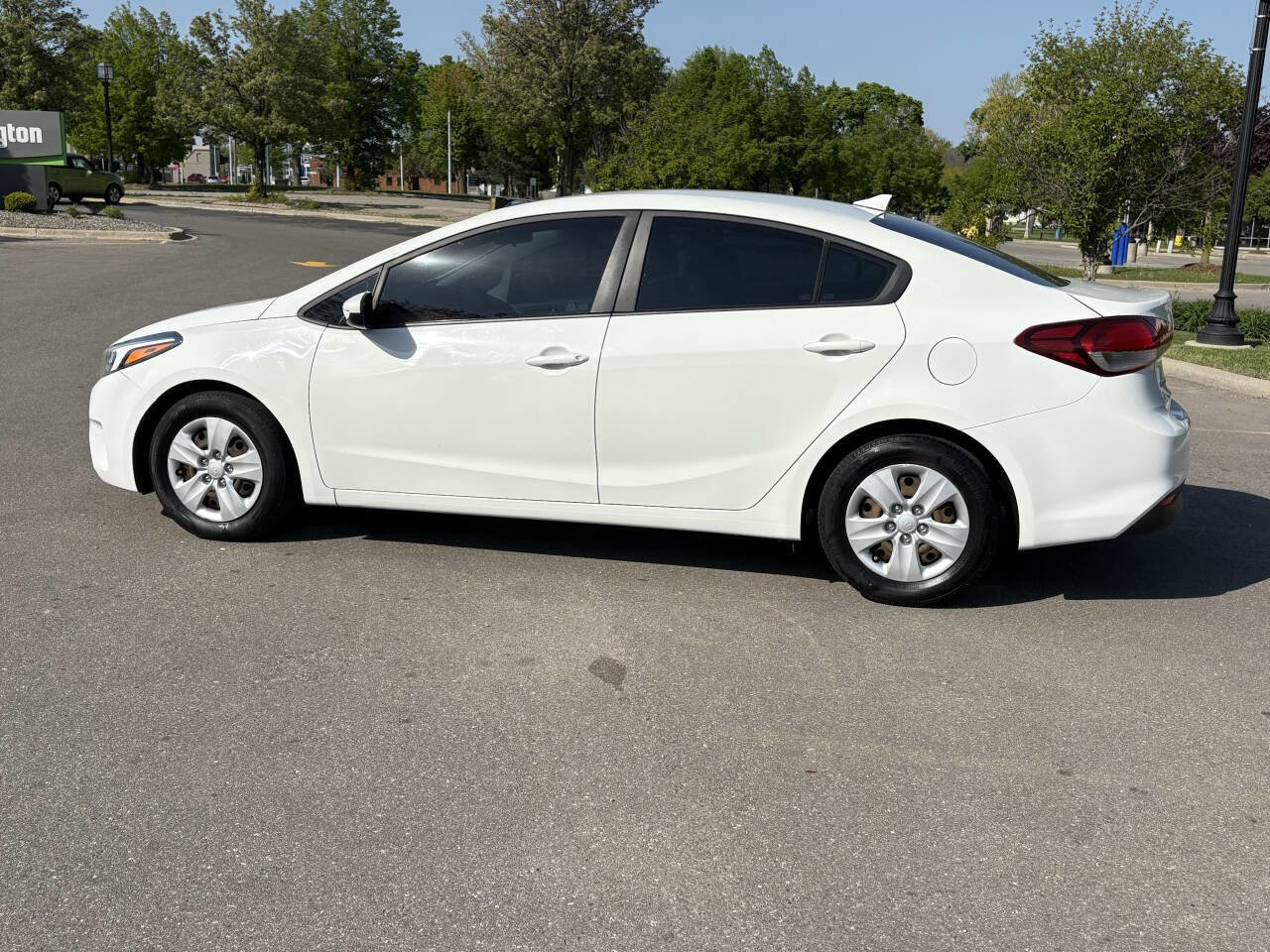 Used 2017 Kia Forte LX image 7