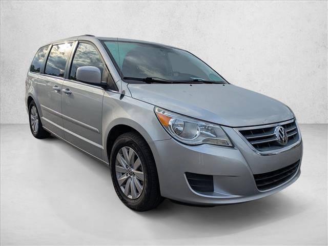 Used 2012 Volkswagen Routan SEL FWD image 3