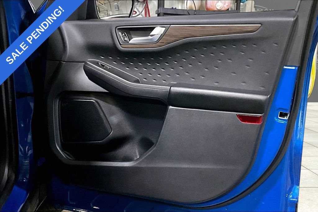 Used 2020 Ford Escape Titanium FWD image 12