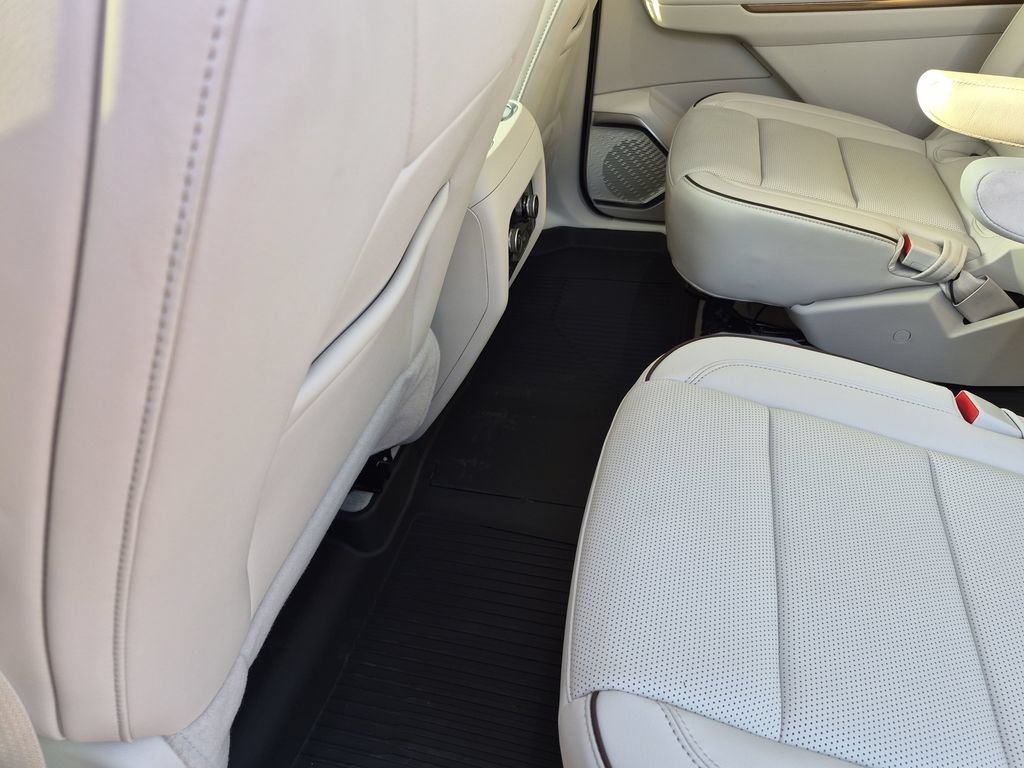 New 2026 Buick Enclave Avenir w/ Super Cruise Package FWD image 37