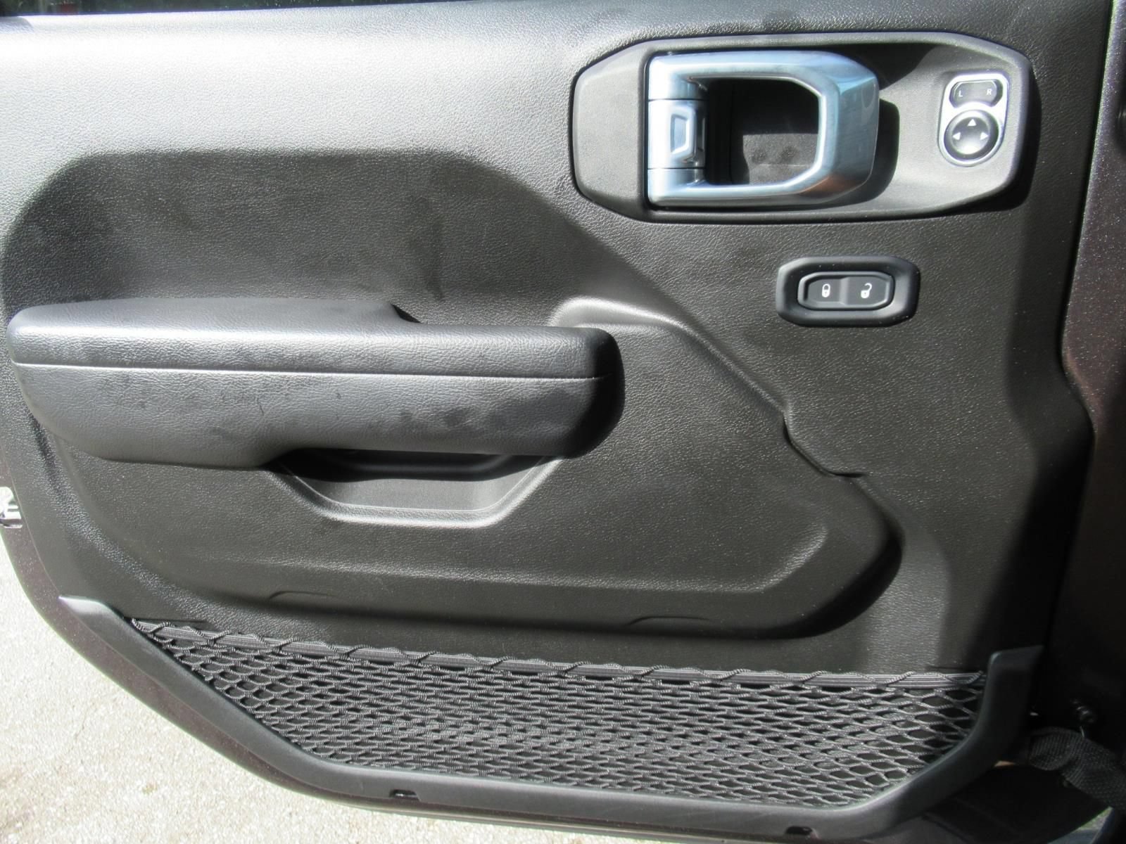 Used 2024 Jeep Wrangler Unlimited Sport AWD/4WD image 21