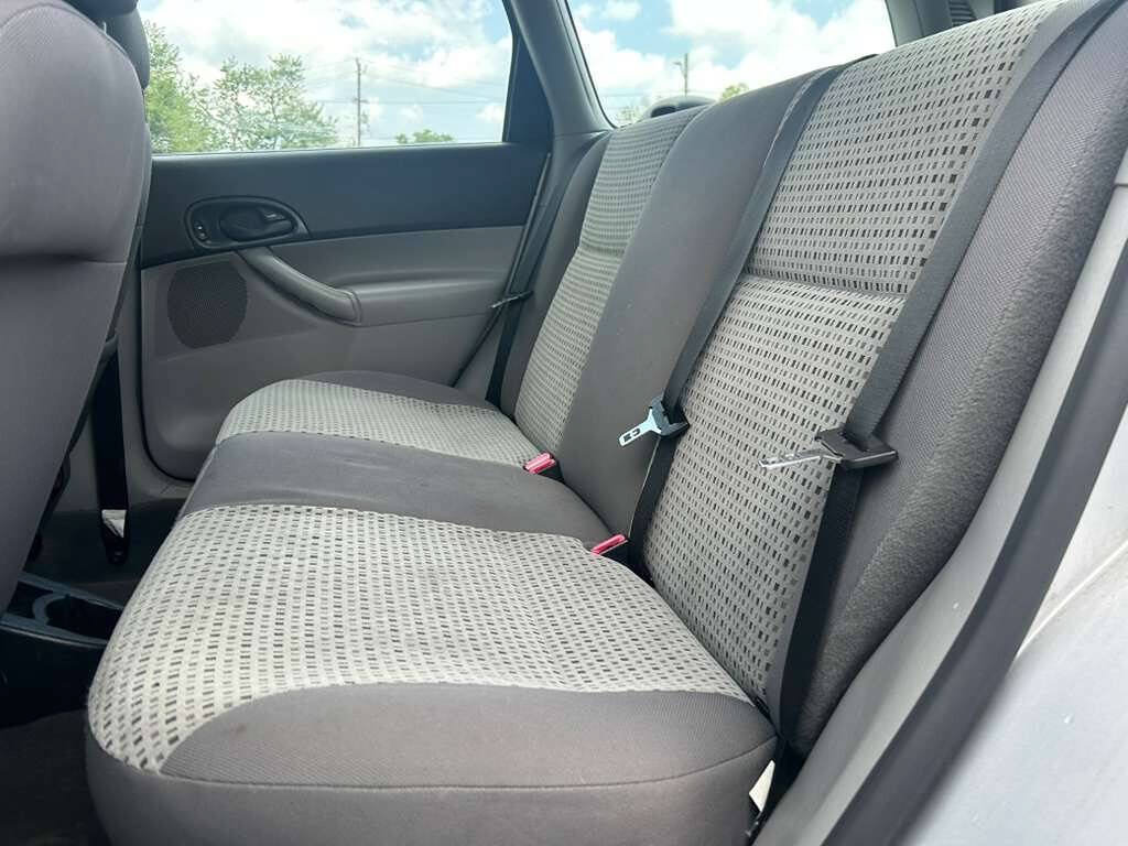 Used 2006 Ford Focus SE FWD image 15