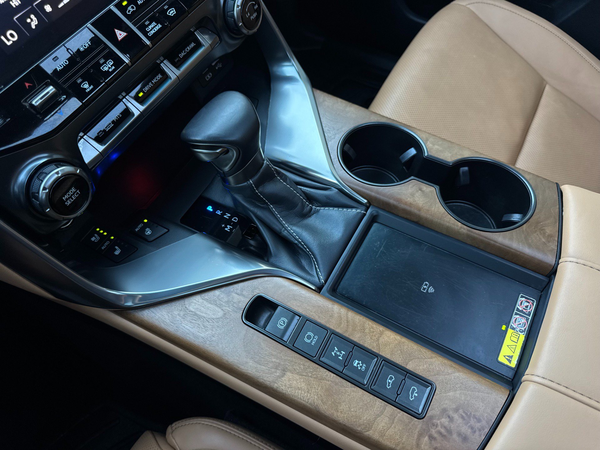 Used 2024 Lexus LX 600 4WD w/ Luxury Package image 68