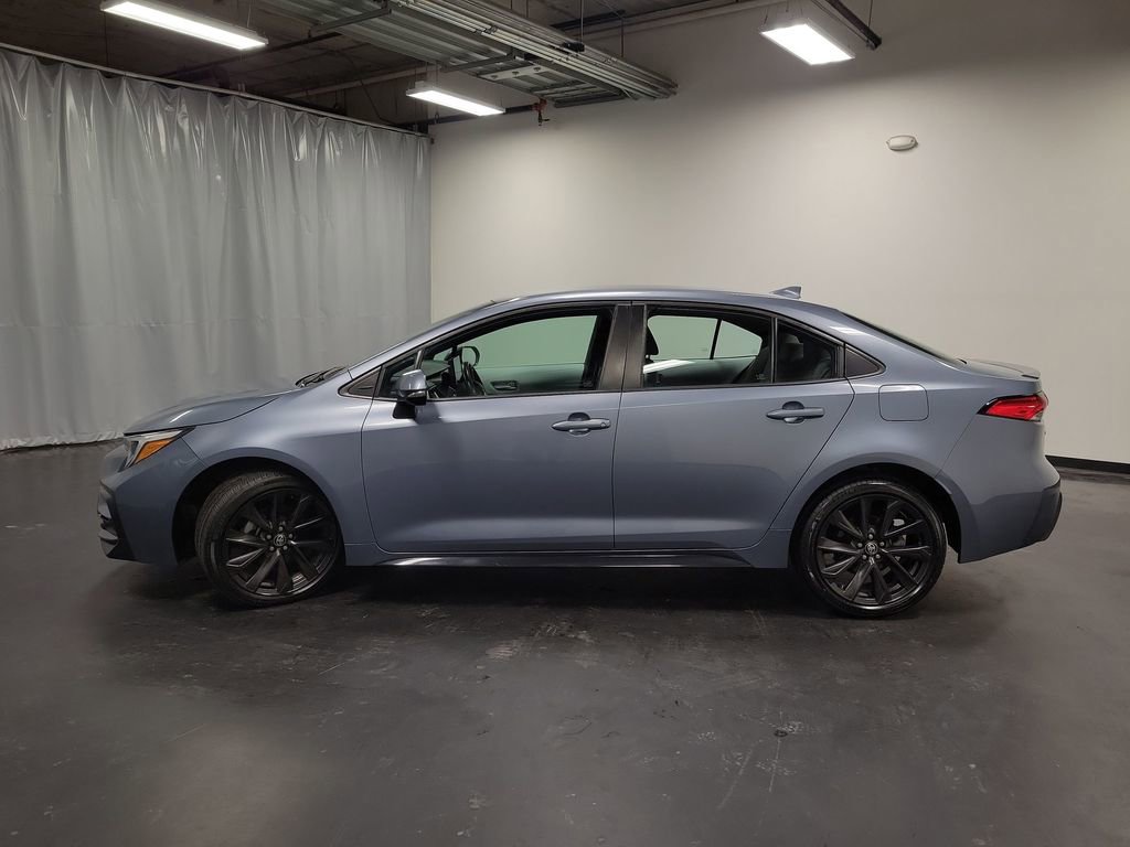 Used 2023 Toyota Corolla SE image 5
