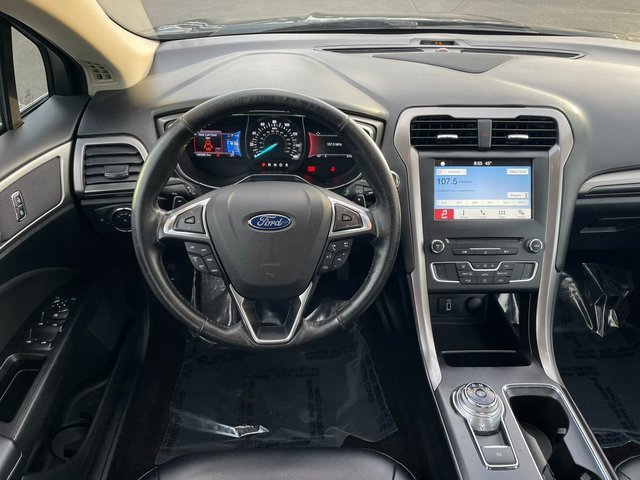 Used 2017 Ford Fusion SE w/ Equipment Group 201A image 12